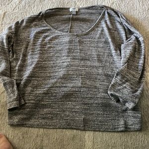 Comfortable long 3/4 sleeve shirt